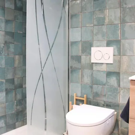 Apartment Charming Mezzanine Near Buttes-chaumont