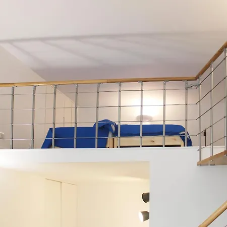 Charming Mezzanine Near Buttes-chaumont Apartment *