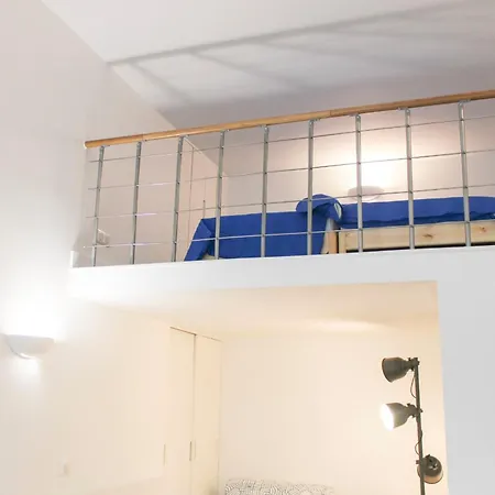 Apartment Charming Mezzanine Near Buttes-chaumont Paris